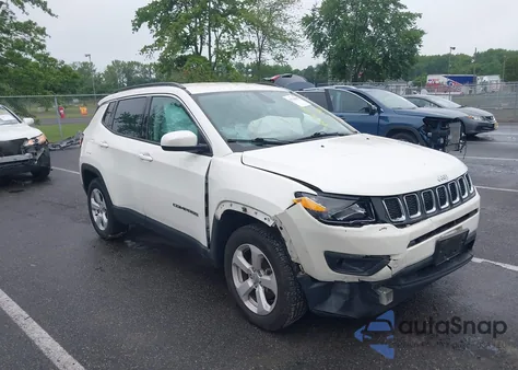 2021 Jeep Compass Latitude 4X4 z USA, uszkodzony, nr VIN 3C4NJDBB6MT537568